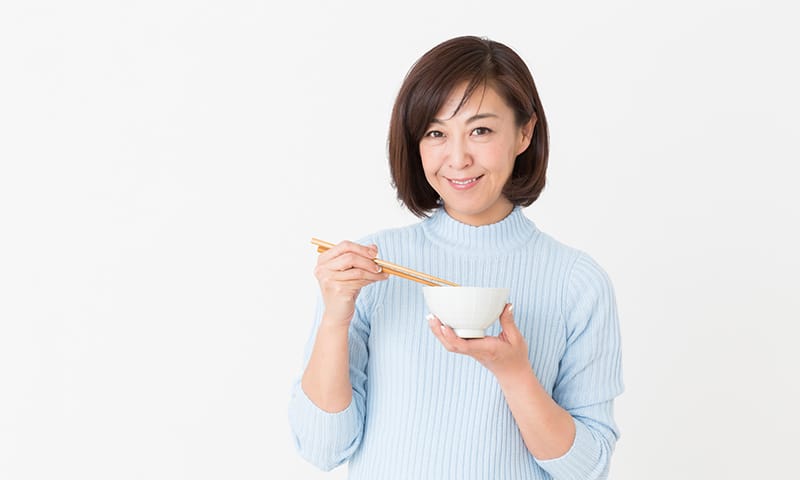 正しい咀嚼で食べ過ぎ予防とその効果